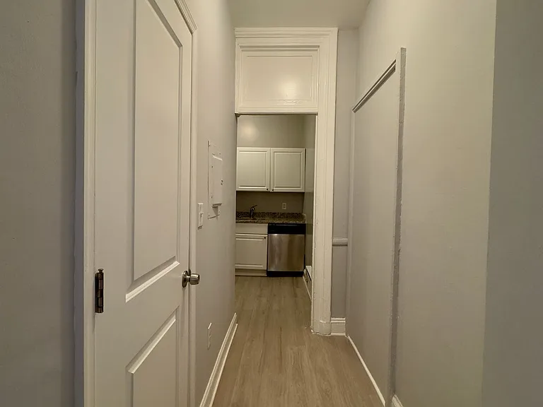 For Rent: Urban Luxury at 914 N. Charles St Your City Lifestyle Awaits! — Photo 7