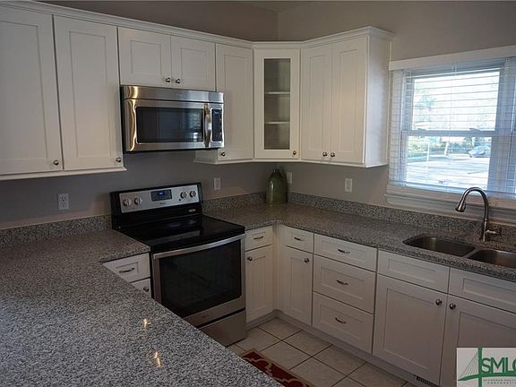 5th image of 901 E Waldburg St