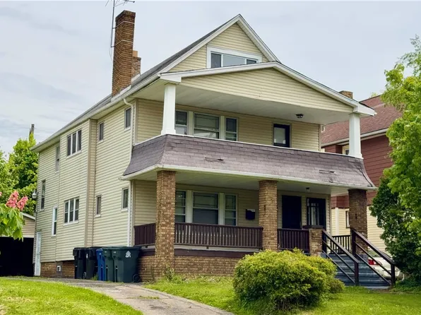 949 Helmsdale Rd, Cleveland Heights, OH 44112