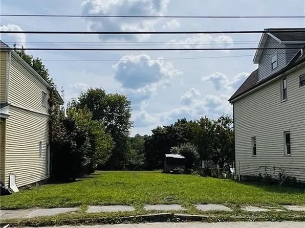 650 Addison St, Washington, PA 15301