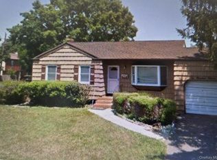 215 Lincoln Avenue, Brentwood, NY