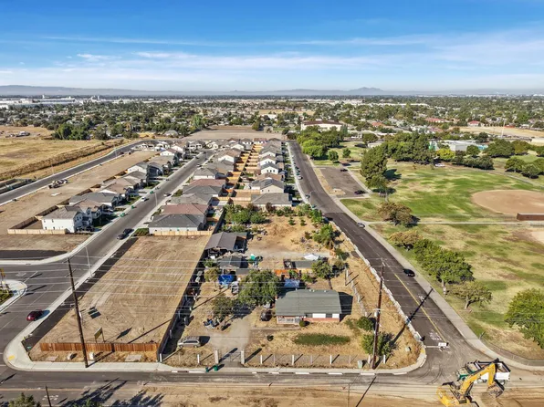 2909 Pock Ln, Stockton, CA 95205
