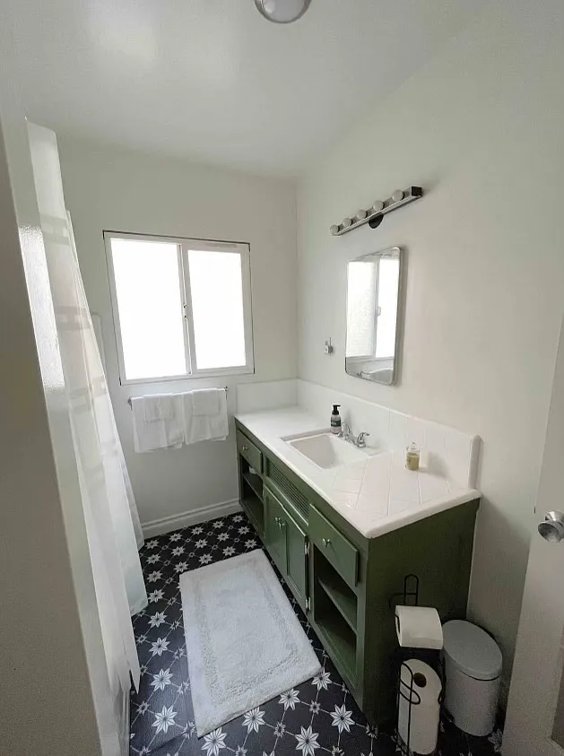 1015 E Ocean Blvd — Photo 2