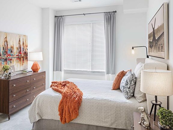 5th image of 165 Cambridgepark Dr #8826010