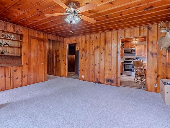 3rd image of 1585 Glenn Ave