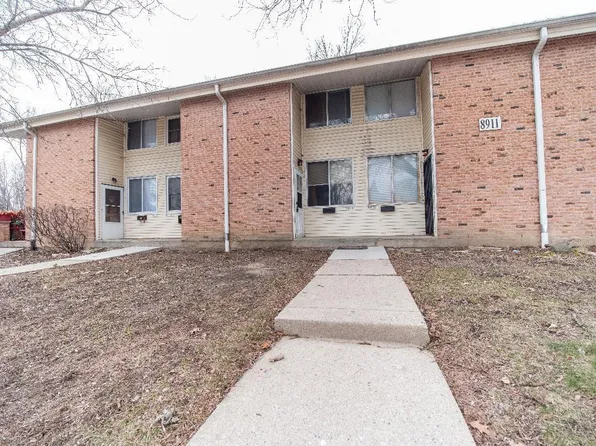 8911 N 95th St, Milwaukee, WI 53224