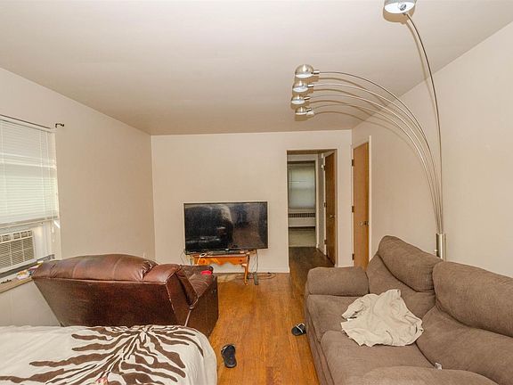 5th image of 4984 Heuwerth Ave