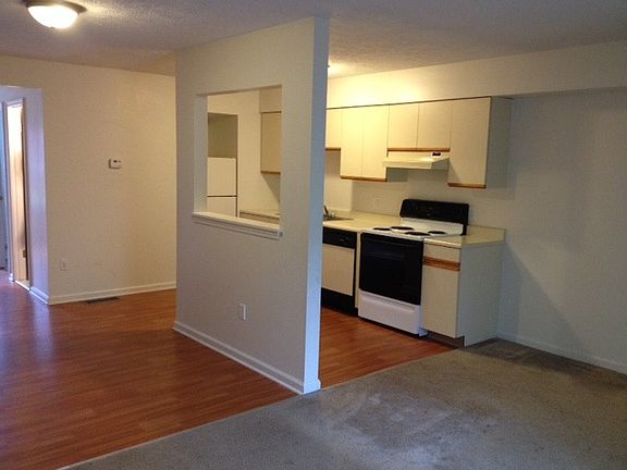 5th image of 52 Parkwood Ln