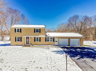 1006 Silvercrest Dr, Webster, NY 14580