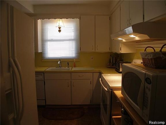 5th image of 620 N Denwood St