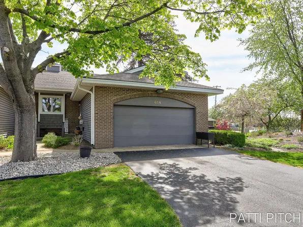 618 Edgewater Dr, Spring Lake, MI 49456