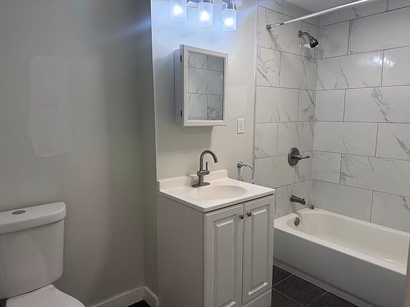 5th image of 131 S Harrison St APT B2