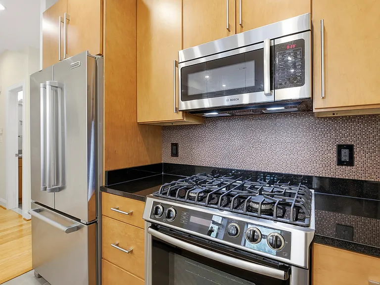 1333 Euclid St NW #201 — Photo 9