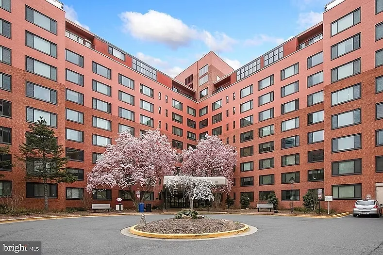 1121 Arlington Blvd #509