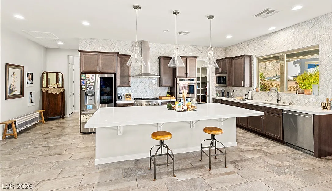 4 bed, 3.0 bath, 3219 sqft, $5,923 — Photo 3