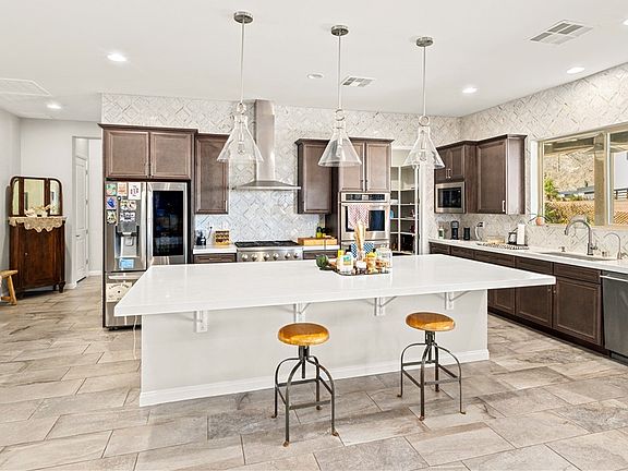 3rd image of 4081 Turquoise Falls St
