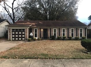 5999 Elk Grove Dr, Memphis, TN 38115