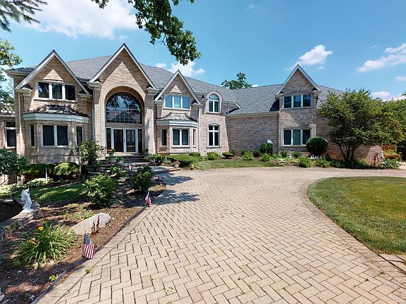 3rd image of 11120 Alexis Ln