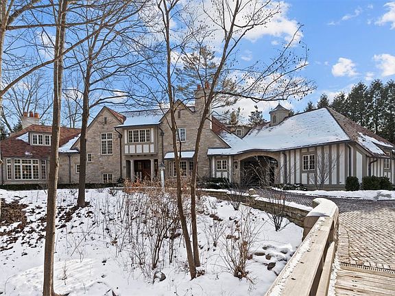 4th image of 745 E Woodland Rd