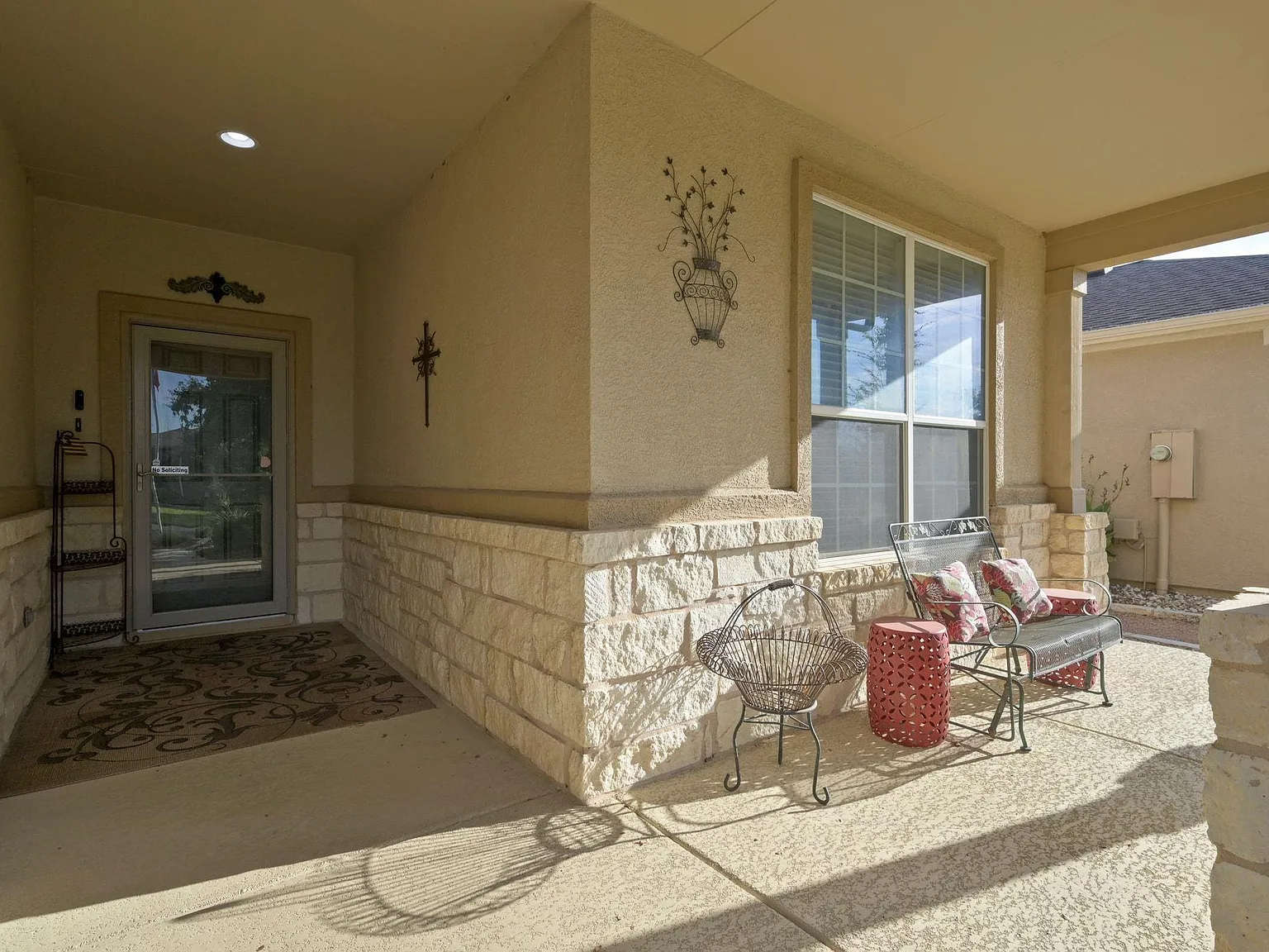 3 bed, 2.0 bath, 1624 sqft, $2,495 — Photo 4