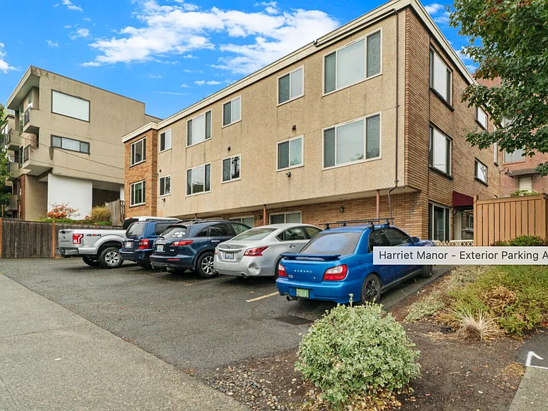 1304 E Harrison St — Photo 3