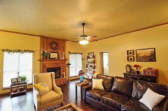 3rd image of 2821 SE 96th St
