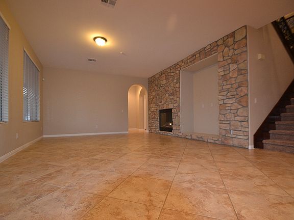 4th image of 1032 Zurich Ave