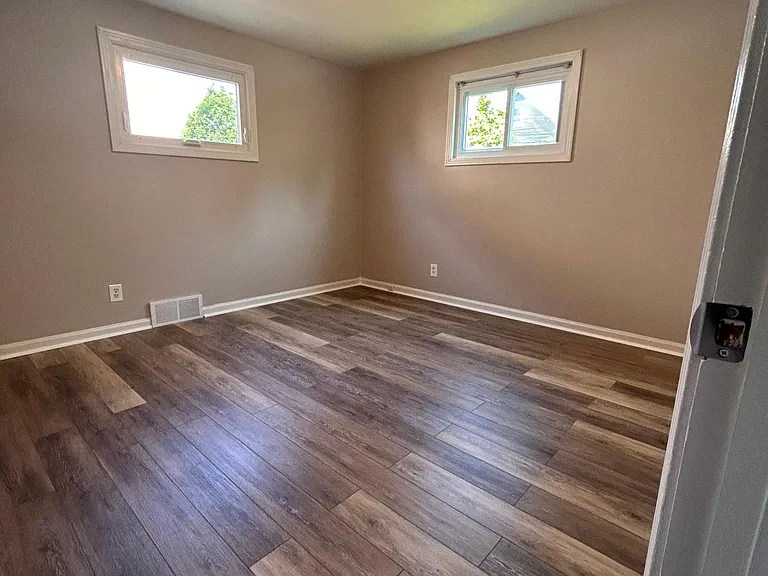 104 Mariemont Ave #LOWER — Photo 13