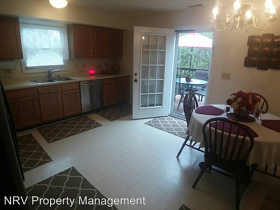 5th image of 575 Kamran Dr NW