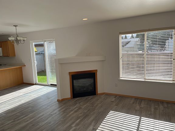 5th image of 171 Dundass Ave #171