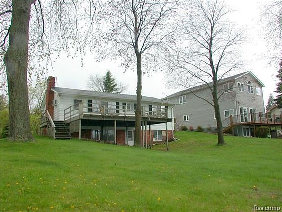 2nd image of 1980 Lakesview Dr