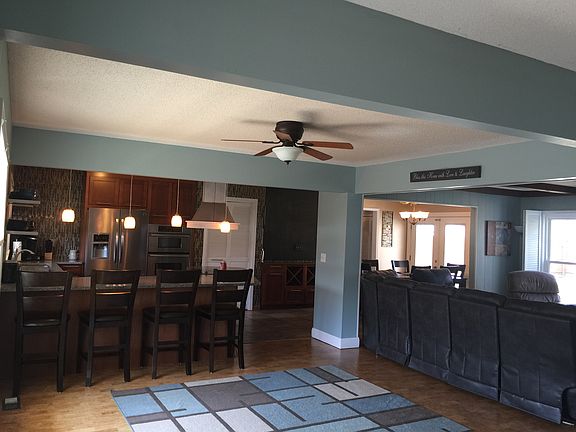 Open concept main floor 