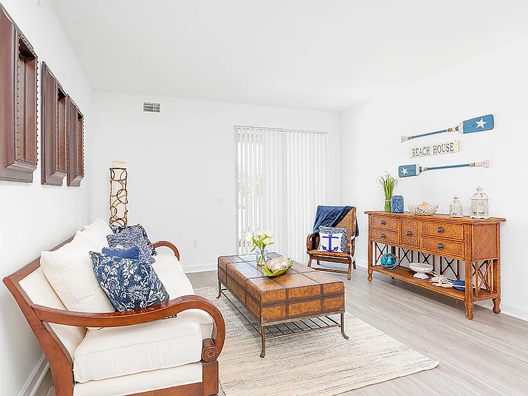 Quantum Lake Villas Apartments — Photo 7