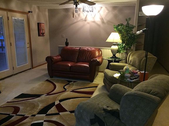 4th image of 502 E Lewerenz St