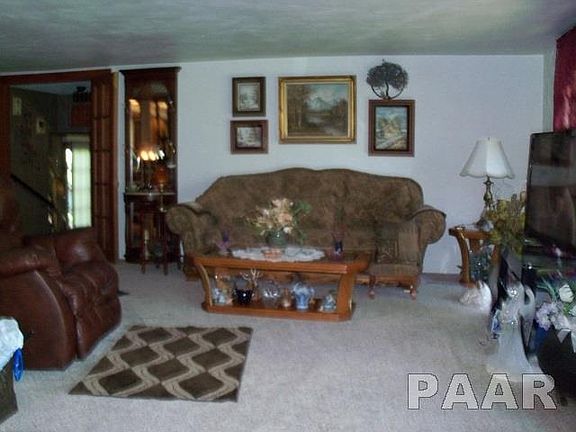 3rd image of 18749 County Road 1800n