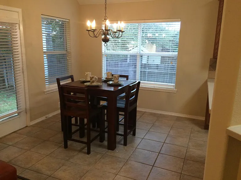 breakfast room