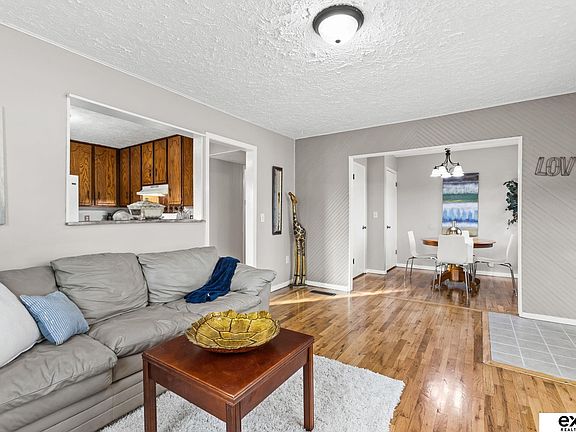4th image of 4464 S 61st St