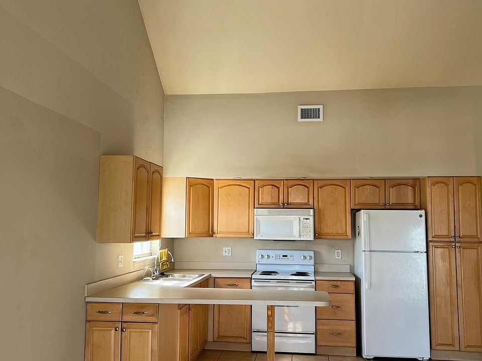 2nd image of 2816 N Roosevelt Blvd #2
