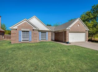 7000 Thomas Pl, Watauga, TX 76148