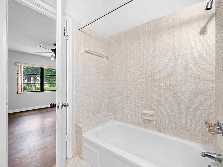 3101 Oakland Shores Dr #H108 — Photo 23