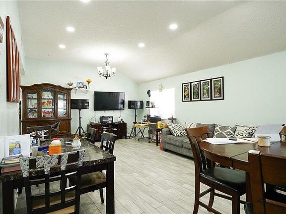 4th image of 3405 W Parc Green St