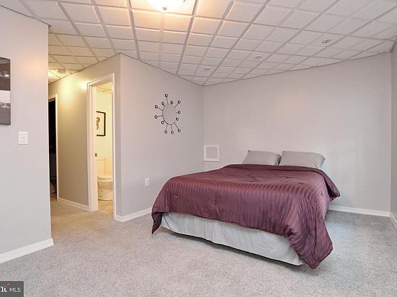 5th image of 211 Charleston Ct