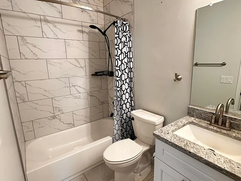 118 Scotland Ct — Photo 9