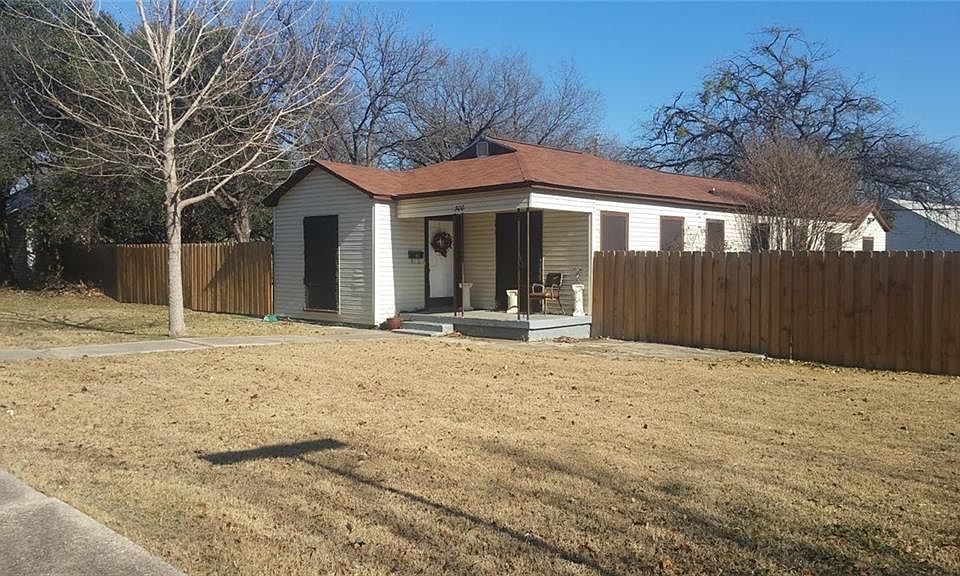 1st image of 300 NE 32nd St