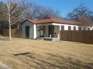 300 NE 32nd St, Grand Prairie, TX 75050