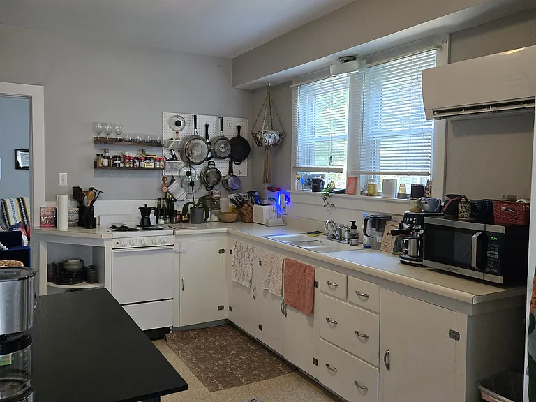 1103 W Church St #2 — Photo 4