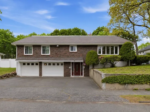 3 Spruce St, Stoneham, MA 02180