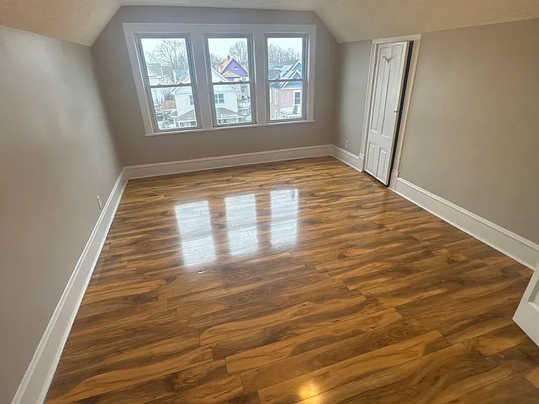 3153 Columbus Ave — Photo 2