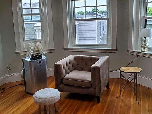 3rd image of 35 Pemberton St APT 8