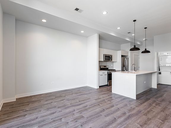 5th image of 2246 W Lawrence Ave #402